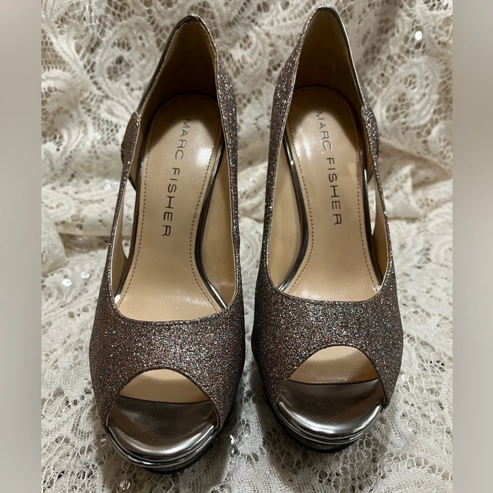 Marc Fisher/women’s Hi-heel platform sparkling dress shoes, size7M, worn once - Picture 5 of 7